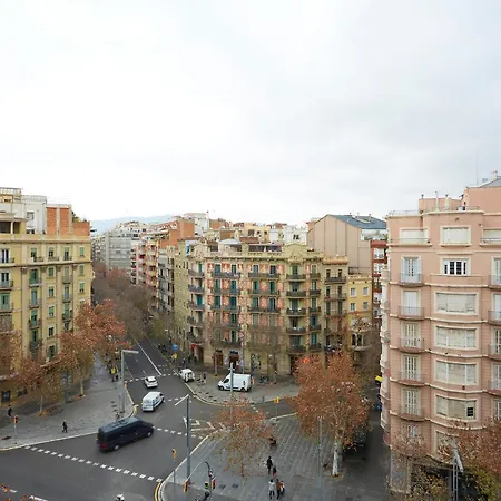 61par1014- Magnifico Recientemente Decorado En Poble Sec * Barcelona